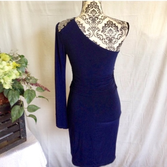 B. Darlin One Shoulder Bell Sleeve Dress - Picture 4 of 4